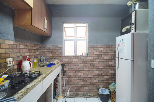 Cozinha de apartamento à venda com 2 quartos, 50m² em Campina, São Leopoldo
