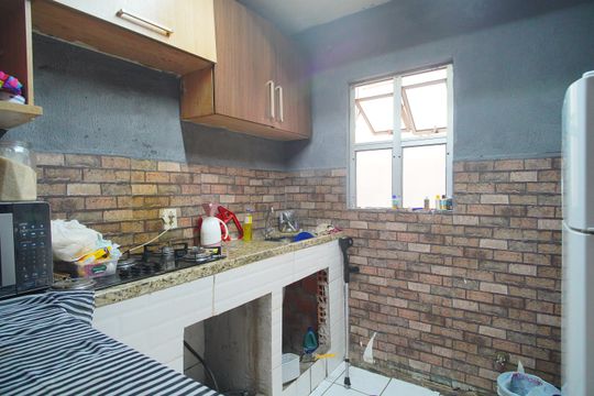 Cozinha de apartamento à venda com 2 quartos, 50m² em Campina, São Leopoldo