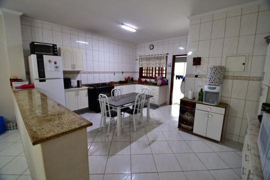 Cozinha de casa à venda com 4 quartos, 342m² em Village Campinas, Campinas