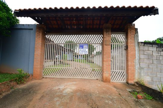 Fachada / Placa de casa à venda com 4 quartos, 342m² em Village Campinas, Campinas