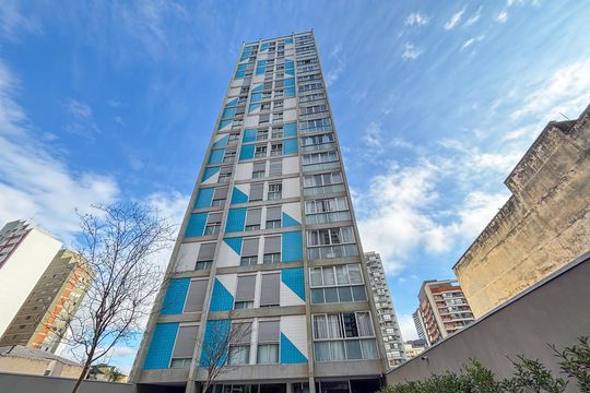 Fachada de apartamento para alugar com 1 quarto, 110m² em Pinheiros, São Paulo