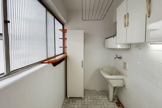 Área de serviço de apartamento para alugar com 1 quarto, 110m² em Pinheiros, São Paulo