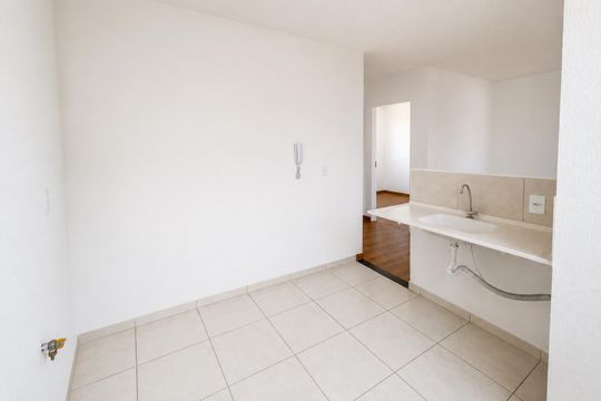 Cozinha de apartamento à venda com 2 quartos, 50m² em Caiapos, Contagem