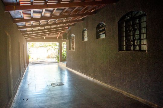 Garagem de casa à venda com 3 quartos, 360m² em Setor Vila João Vaz, Goiânia