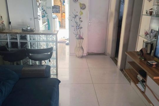 Sala de casa de condomínio à venda com 2 quartos, 75m² em Campo Grande, Rio de Janeiro