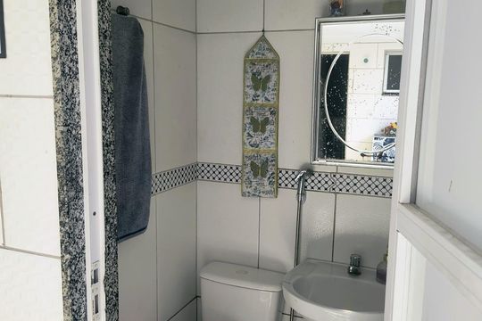 Banheiro de casa de condomínio à venda com 2 quartos, 75m² em Campo Grande, Rio de Janeiro