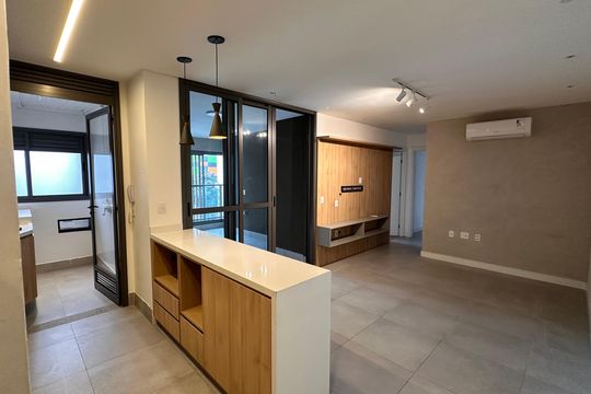 Apartamento à venda com 2 quartos, 77m² em Jardim das Acacias, São Paulo