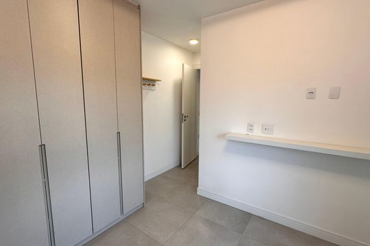 Apartamento à venda com 2 quartos, 77m² em Jardim das Acacias, São Paulo
