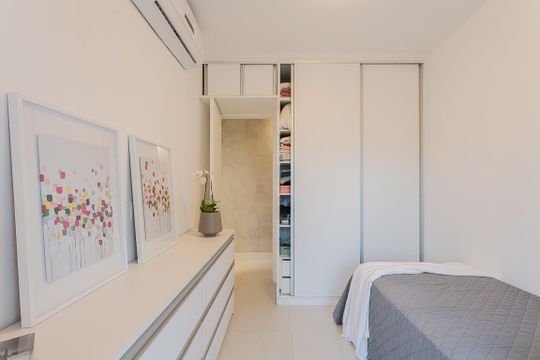 Quarto de apartamento à venda com 2 quartos, 70m² em Pinheiros, São Paulo