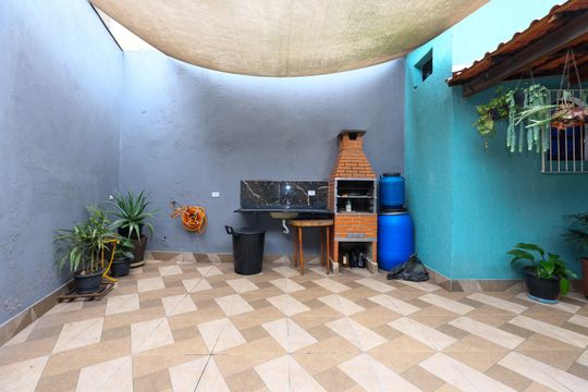 Área externa de casa à venda com 2 quartos, 100m² em Parque Pinheiros, Taboão da Serra