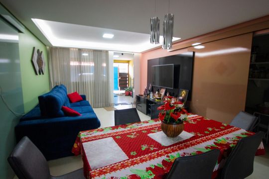 Casa à venda com 5 quartos, 136m² em Qnp 30, Brasília