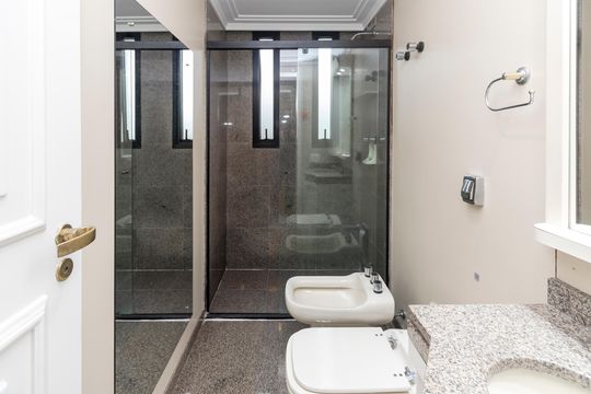 Banheiro de apartamento para alugar com 3 quartos, 245m² em Brooklin, São Paulo