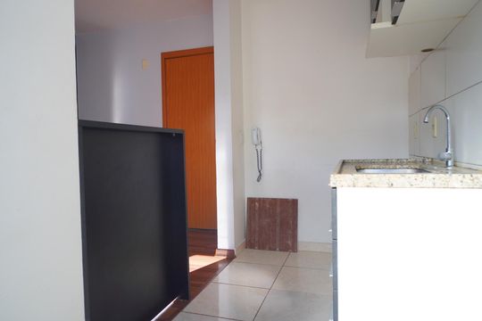 Cozinha  de apartamento para alugar com 2 quartos, 38m² em Jardim Dona Leopoldina, Porto Alegre