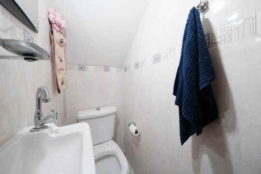 Lavabo de casa à venda com 2 quartos, 100m² em Jardim Eliane, São Paulo