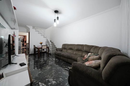 Casa à venda com 2 quartos, 100m² em Jardim Eliane, São Paulo