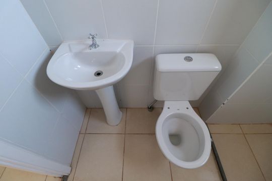 Banheiro  de apartamento para alugar com 2 quartos, 42m² em Jardim Heitor Rigon, Ribeirão Preto
