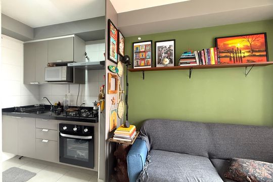 Sala/cozinha de kitnet/studio à venda com 1 quarto, 28m² em Jardim da Gloria, São Paulo
