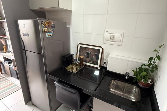 Cozinha de kitnet/studio à venda com 1 quarto, 28m² em Jardim da Gloria, São Paulo