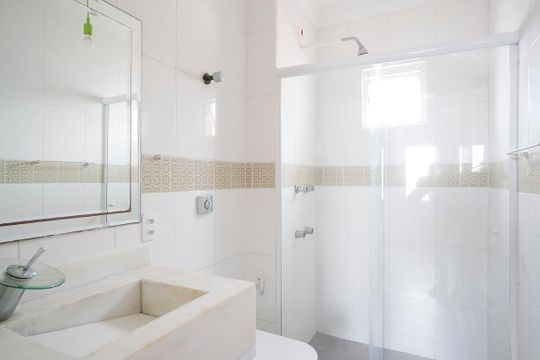 Banheiro da suíte de apartamento à venda com 2 quartos, 60m² em Santa Paula, São Caetano do Sul
