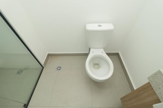 Banheiro de kitnet/studio para alugar com 1 quarto, 26m² em Vila Mariana, São Paulo