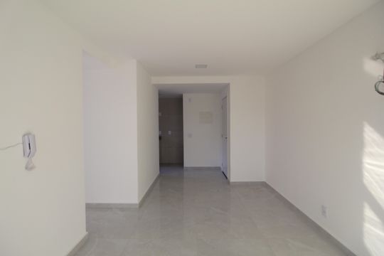 Sala de apartamento à venda com 2 quartos, 68m² em Taquara, Rio de Janeiro