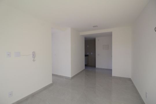 Sala de apartamento para alugar com 2 quartos, 68m² em Taquara, Rio de Janeiro