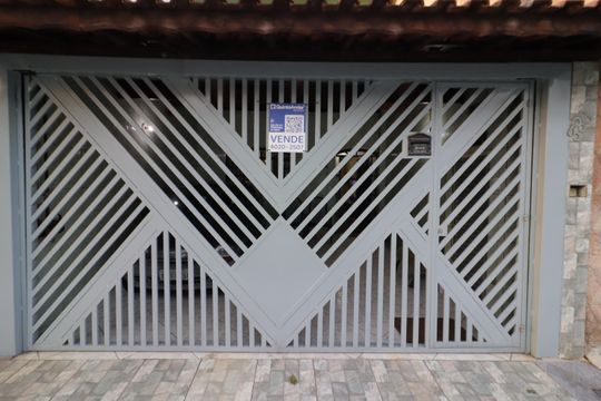 Casa à venda com 3 quartos, 203m² em Cidade das Flores, Osasco