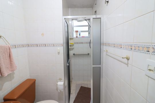 Banheiro 2 de casa à venda com 3 quartos, 203m² em Cidade das Flores, Osasco