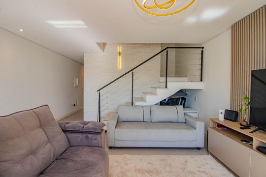 Sala de casa à venda com 3 quartos, 210m² em Vila Jardim, Porto Alegre