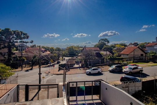 Vista de casa à venda com 3 quartos, 210m² em Vila Jardim, Porto Alegre