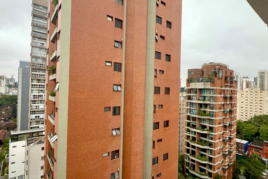 Varanda de kitnet/studio para alugar com 1 quarto, 24m² em Pinheiros, São Paulo