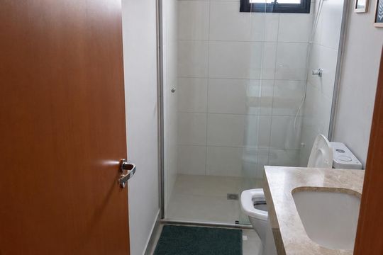 Banheiro da Suíte 1 de apartamento para alugar com 2 quartos, 74m² em Setor Pedro Ludovico, Goiânia