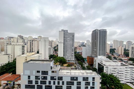 Varanda de kitnet/studio para alugar com 1 quarto, 26m² em Pompeia, São Paulo