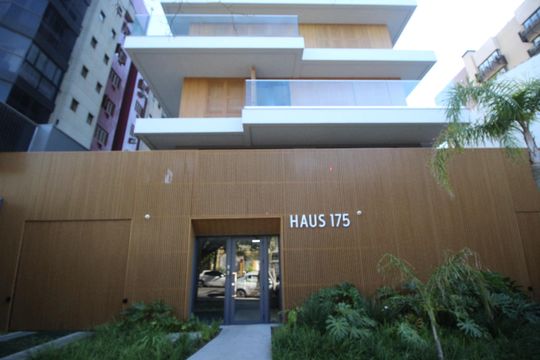 Fachada de apartamento à venda com 3 quartos, 101m² em Higienópolis, Porto Alegre
