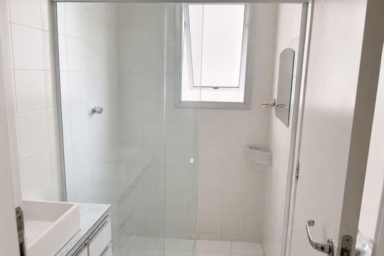Banheiro social de apartamento para alugar com 3 quartos, 78m² em Parque Industrial, São José dos Campos