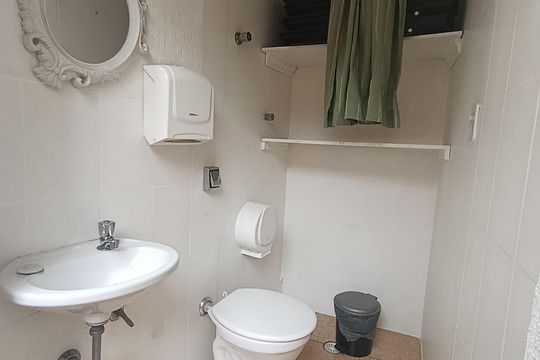 Banheiro Externo  de casa para alugar com 5 quartos, 150m² em Bela Vista, São Paulo