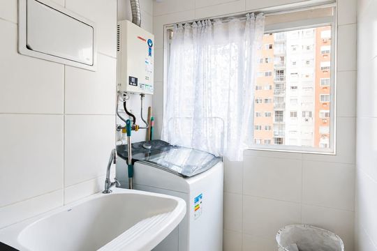 Área de serviço de apartamento para alugar com 2 quartos, 54m² em Anil, Rio de Janeiro