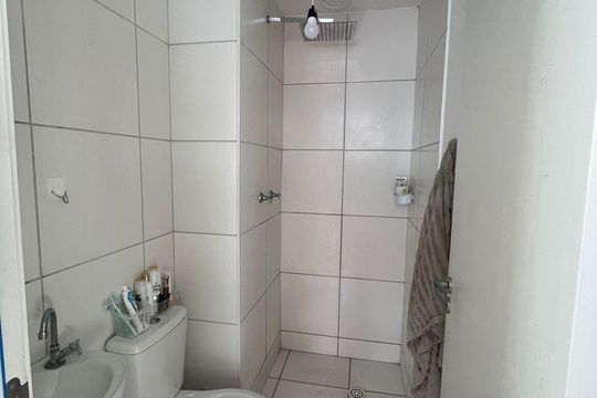 Banheiro de apartamento à venda com 2 quartos, 68m² em Taquara, Rio de Janeiro