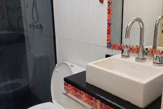 Banheiro de apartamento à venda com 2 quartos, 63m² em Freguesia (Jacarepaguá), Rio de Janeiro
