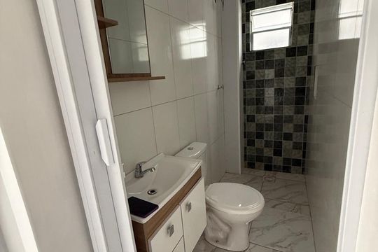 Banheiro de apartamento para alugar com 2 quartos, 44m² em Morada do Vale I, Gravataí