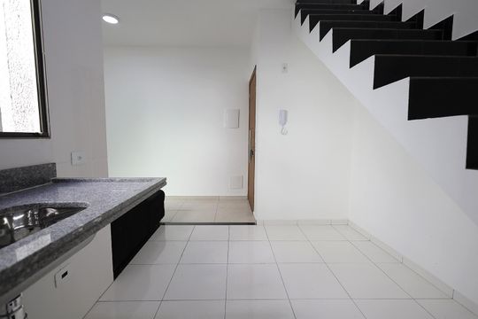 Cozinha de apartamento para alugar com 2 quartos, 94m² em Vila Valparaíso, Santo André