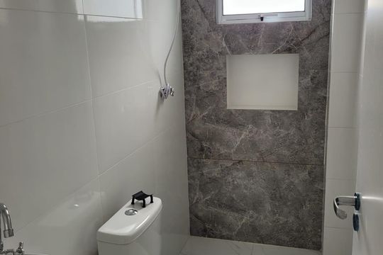 Banheiro de apartamento para alugar com 1 quarto, 55m² em Vila Mogi Moderno, Mogi das Cruzes