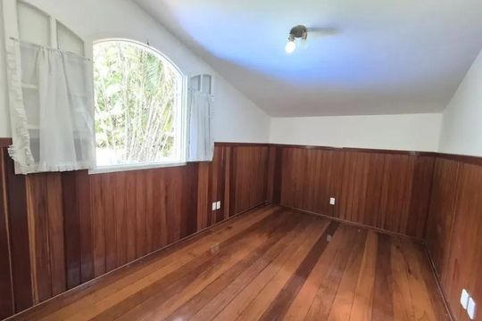 Suíte de casa à venda com 3 quartos, 415m² em Vila d’El Rey, Nova Lima