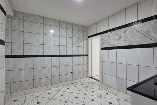 Cozinha  de casa para alugar com 1 quarto, 50m² em Vila Linda, Santo André