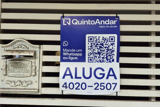 Placa  de casa para alugar com 1 quarto, 50m² em Vila Linda, Santo André