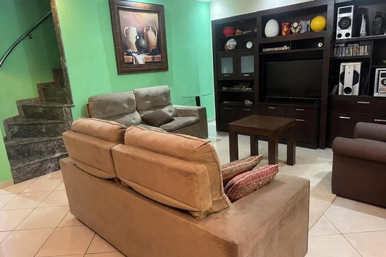 Sala de casa à venda com 3 quartos, 200m² em Jardim Sao Roberto, Guarulhos