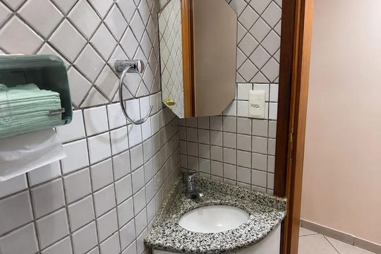 Banheiro de casa à venda com 3 quartos, 200m² em Jardim Sao Roberto, Guarulhos