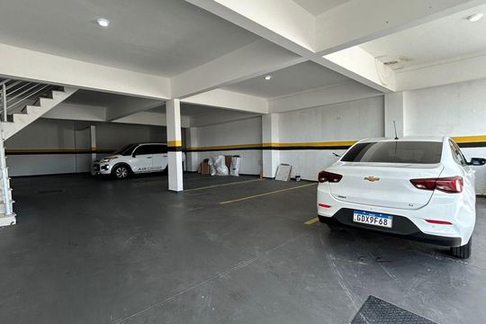 Garagem de apartamento para alugar com 2 quartos, 54m² em Jardim do Estádio, Santo André