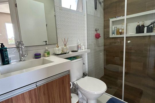 Banheiro de apartamento para alugar com 2 quartos, 54m² em Jardim do Estádio, Santo André
