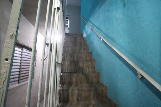 Escada de casa para alugar com 1 quarto, 55m² em Jardim Ana Maria, São Paulo
